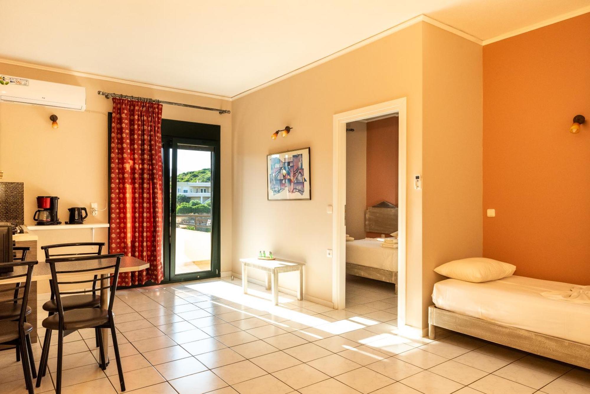 Sun Village Hotel Apartments Megás Limniónas Rum bild