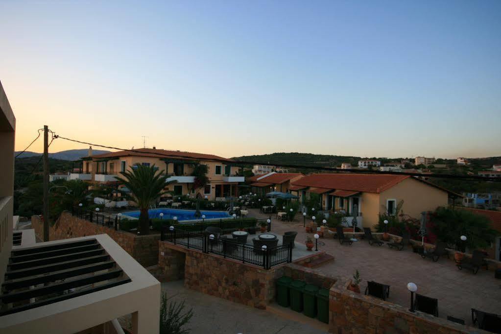 Sun Village Hotel Apartments Megás Limniónas Exteriör bild