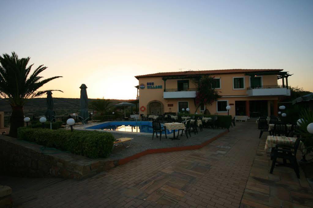 Sun Village Hotel Apartments Megás Limniónas Exteriör bild