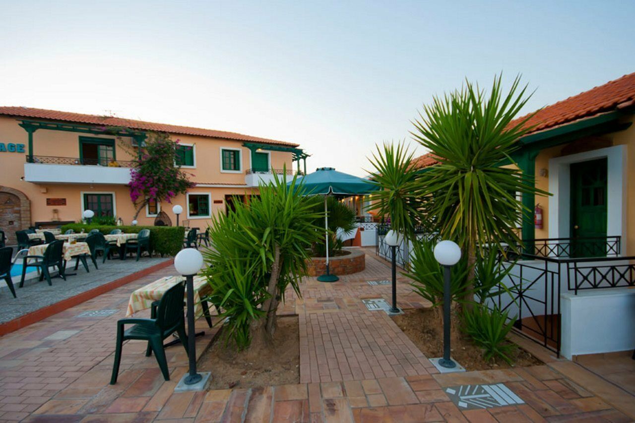 Sun Village Hotel Apartments Megás Limniónas Exteriör bild