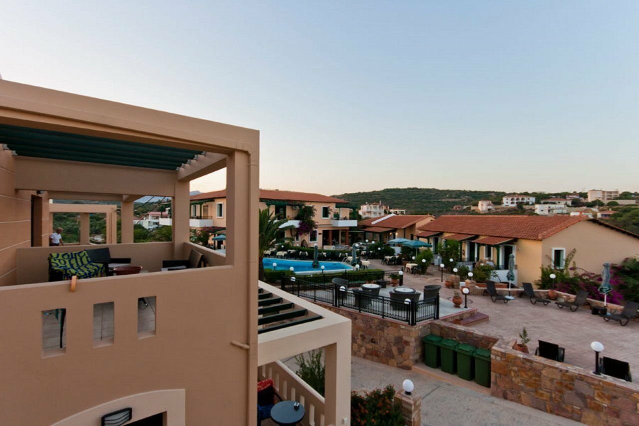 Sun Village Hotel Apartments Megás Limniónas Exteriör bild